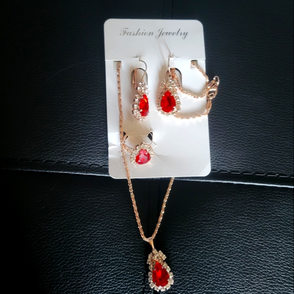 Red Jewlery Pack